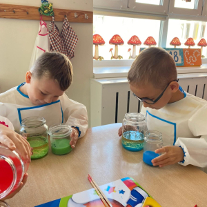  Eksperyment ,,Tańczące kropelki