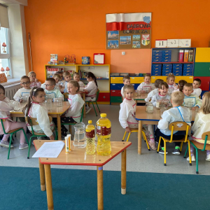  Eksperyment ,,Tańczące kropelki