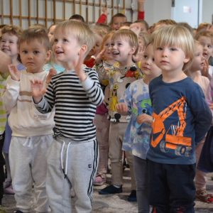 Przedstawienie teatralne pt. „Jak Kicia Rufiego mądrości uczyła” w wykonaniu aktorów teatru edukacyjnego Gabi Art.