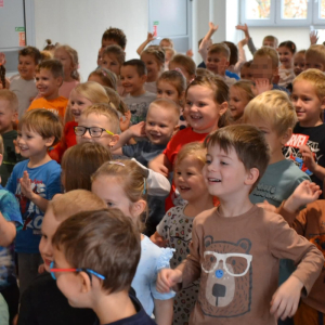 Przedstawienie teatralne pt. „Jak Kicia Rufiego mądrości uczyła” w wykonaniu aktorów teatru edukacyjnego Gabi Art.