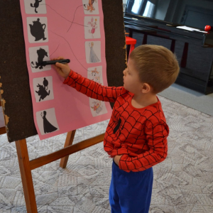 Zabawy z okazji Dnia Postaci z Bajek.