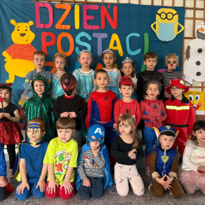 Zabawy z okazji Dnia Postaci z Bajek.