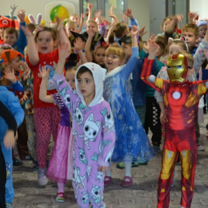 Zabawy z okazji Dnia Postaci z Bajek.