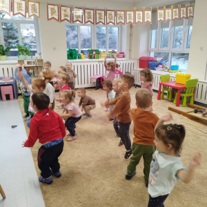 Zabawy z okazji Dnia Pluszowego Misia.