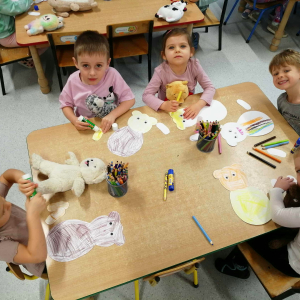 Zabawy z okazji Dnia Pluszowego Misia.