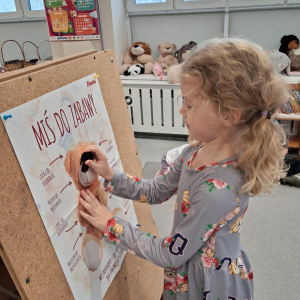 Zabawy z okazji Dnia Pluszowego Misia.