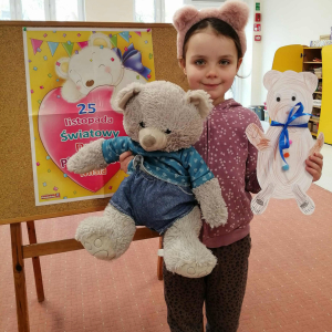 Zabawy z okazji Dnia Pluszowego Misia.