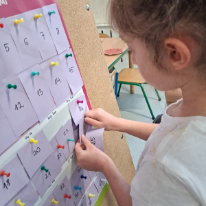 Zabawy z okazji Dnia Pluszowego Misia.