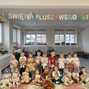 Zabawy z okazji Dnia Pluszowego Misia.