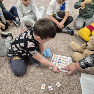 Zabawy z okazji Dnia Pluszowego Misia.