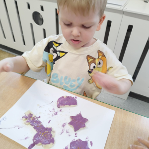 Zabawy z masą solną.