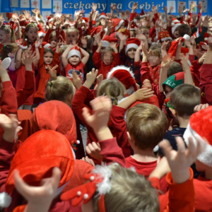 Spotkanie przedszkolaków ze Świętym Mikołajem.