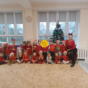 Spotkanie przedszkolaków ze Świętym Mikołajem.