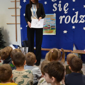 Nasze przedszkolaki uczestniczyły w prelekcji prowadzonej przez pracownika Powiatowej Stacji Sanitarno-Epidemiologicznej w Dąbrowie Górniczej.