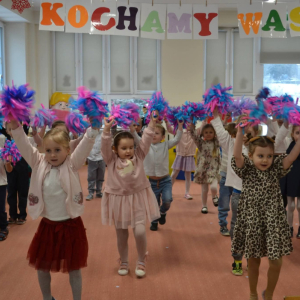 Występy dzieci  z okazji Dnia Babci i Dziadka.