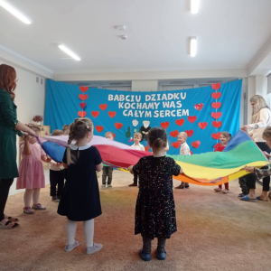 Występy dzieci  z okazji Dnia Babci i Dziadka.