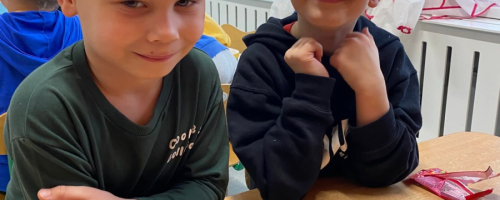 Eksperymenty pt. ,,Świąteczne barwy ” i ,,Znikający atrament ”