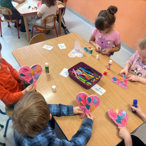 Zabawy walentynkowe w naszym przedszkolu.