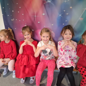 Zabawy walentynkowe w naszym przedszkolu.