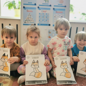 "Zdrowo jemy z Lisicą Karoliną" - zajęcia w ramach Ogólnopolskiego programu edukacji zdrowotnej Klub Mleczaka. 