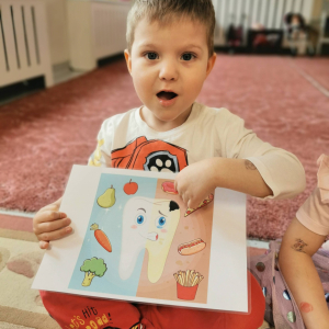 "Zdrowo jemy z Lisicą Karoliną" - zajęcia w ramach Ogólnopolskiego programu edukacji zdrowotnej Klub Mleczaka. 