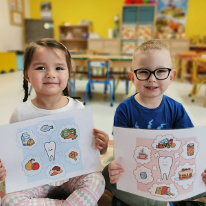 "Zdrowo jemy z Lisicą Karoliną" - zajęcia w ramach Ogólnopolskiego programu edukacji zdrowotnej Klub Mleczaka. 