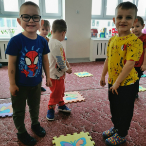 "Zdrowo jemy z Lisicą Karoliną" - zajęcia w ramach Ogólnopolskiego programu edukacji zdrowotnej Klub Mleczaka. 