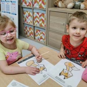 "Zdrowo jemy z Lisicą Karoliną" - zajęcia w ramach Ogólnopolskiego programu edukacji zdrowotnej Klub Mleczaka. 