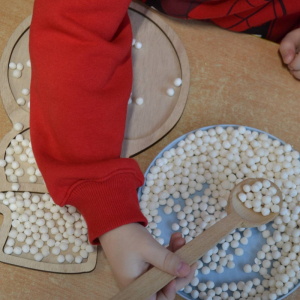 Sensoryczne wysypywanki.