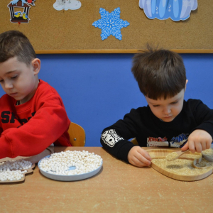 Sensoryczne wysypywanki.