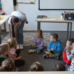 Dzieci z grupy Muchomorki odwiedziły British School w Dąbrowie Górniczej.