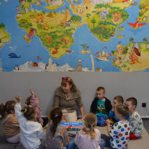 Dzieci z grupy Muchomorki odwiedziły British School w Dąbrowie Górniczej.