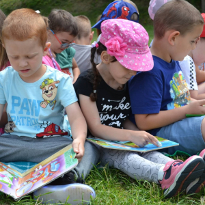 Nasze przedszkolaki wzięły udział w międzynarodowej akcji „Czytanie na Polanie”.