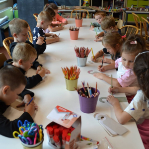 Grupa „Żabki” odwiedziła Miejską Bibliotekę Publiczną im. Hugona Kołłątaja w Dąbrowie Górniczej. 