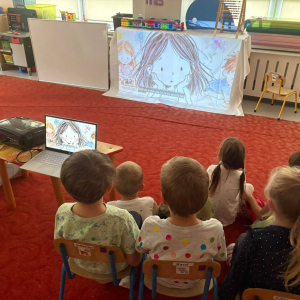 Przedszkolaki świętują Międzynarodowy Dzień Kropki. 